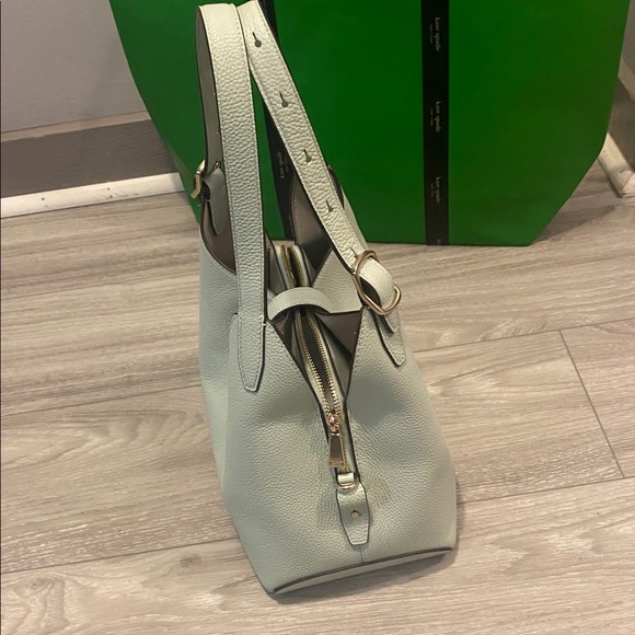 Deco crossbody tote - Picture 13 of 16